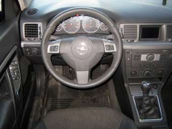 2005 Opel Vectra Pictures