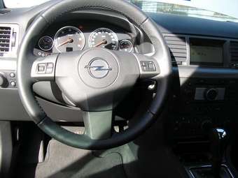 2005 Opel Vectra Pictures