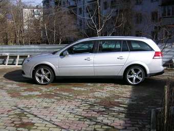 2005 Opel Vectra Photos