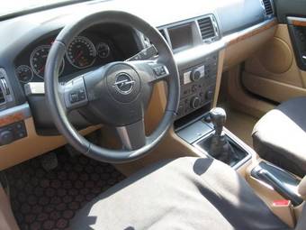 2005 Opel Vectra Pictures