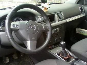 2007 Opel Vectra Photos
