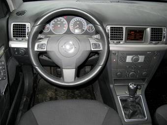 2007 Opel Vectra Photos
