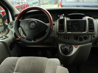 2002 Opel Vivaro Photos