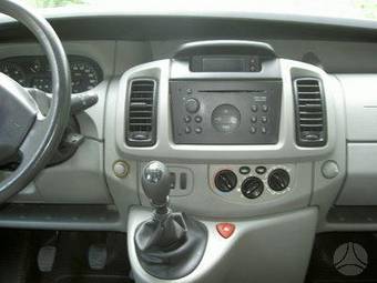 2003 Opel Vivaro Pictures
