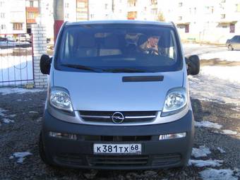 2004 Opel Vivaro Photos