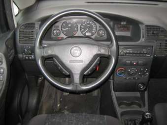 2001 Opel Zafira Photos