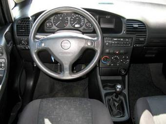 2001 Opel Zafira Photos