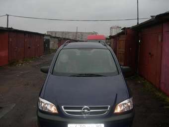 2004 Opel Zafira Photos