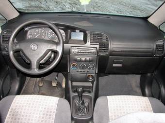 2004 Opel Zafira Images