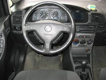 2004 Opel Zafira Pictures