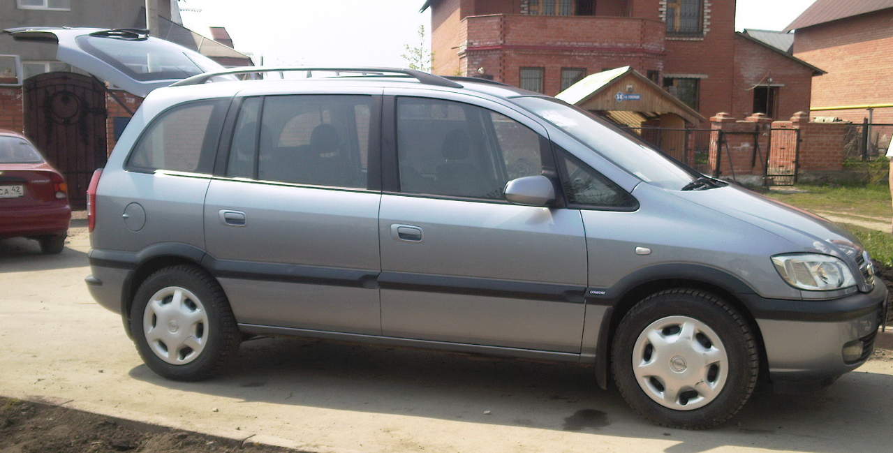 2004 Opel Zafira