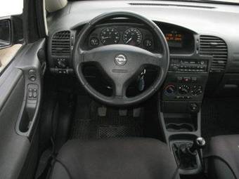 2004 Opel Zafira Photos