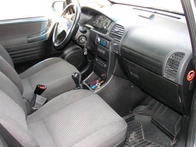 2005 Opel Zafira