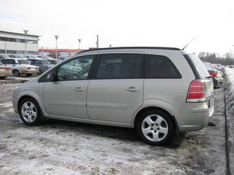 2005 Opel Zafira Photos
