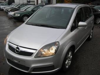 2005 Opel Zafira Pictures