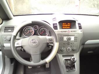 2006 Opel Zafira Pictures