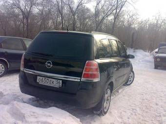 2007 Opel Zafira Pictures