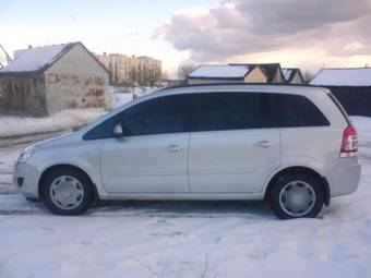 2008 Opel Zafira Photos