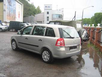 2008 Opel Zafira Photos