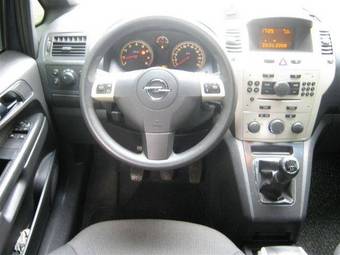 2008 Opel Zafira Pictures