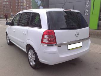 2011 Opel Zafira Pictures