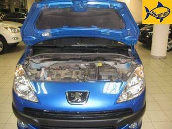 2005 Peugeot 1007 Pictures