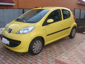 2008 Peugeot 107 Photos