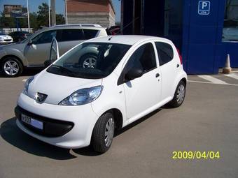 2008 Peugeot 107 Pictures