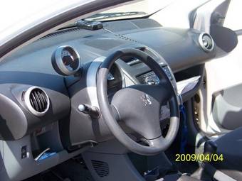 2008 Peugeot 107 Pictures