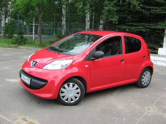 2008 Peugeot 107 Pictures