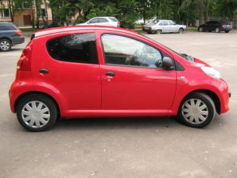 2008 Peugeot 107 Photos