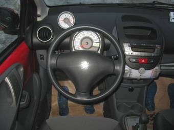2008 Peugeot 107 Pictures