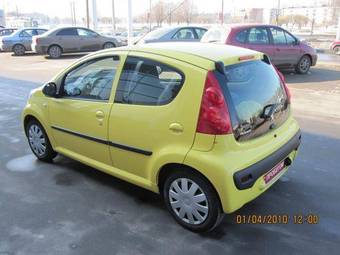 2008 Peugeot 107 Photos