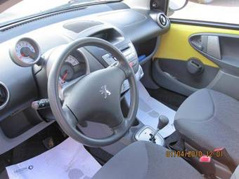 2008 Peugeot 107 Photos