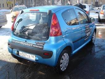 2008 Peugeot 107 Photos