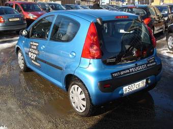 2008 Peugeot 107 Pictures