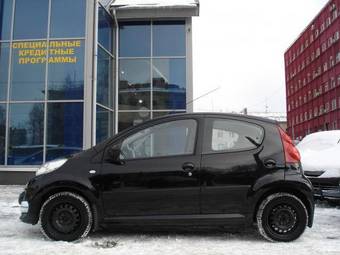 2008 Peugeot 107 Photos