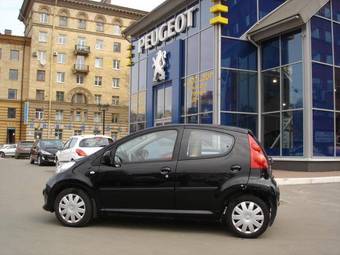 2008 Peugeot 107 Photos