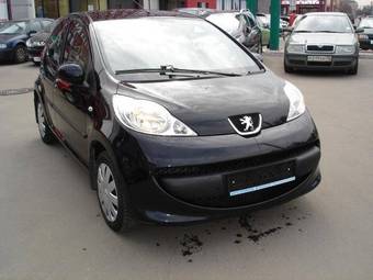 2008 Peugeot 107 Photos