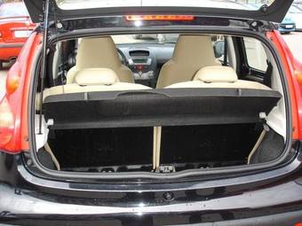 2008 Peugeot 107 Pictures