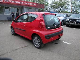 2008 Peugeot 107 Pictures
