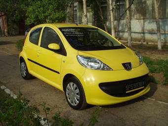 2008 Peugeot 107 Pictures