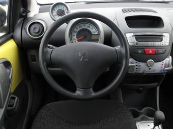 2010 Peugeot 107 Pictures