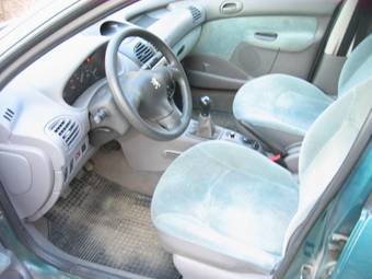 1999 Peugeot 206 Photos