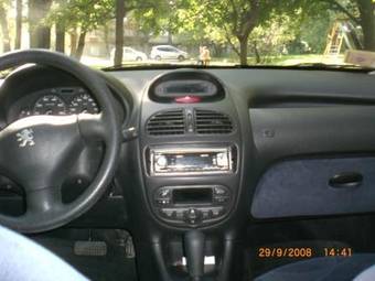 2001 Peugeot 206 Photos