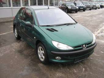 2002 Peugeot 206 Pics