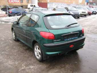 2002 Peugeot 206 Pictures