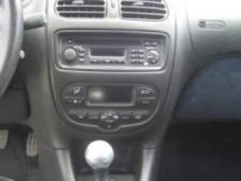 2002 Peugeot 206 Pictures