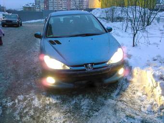 2002 Peugeot 206 Pictures