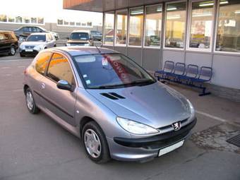 2002 Peugeot 206 Images